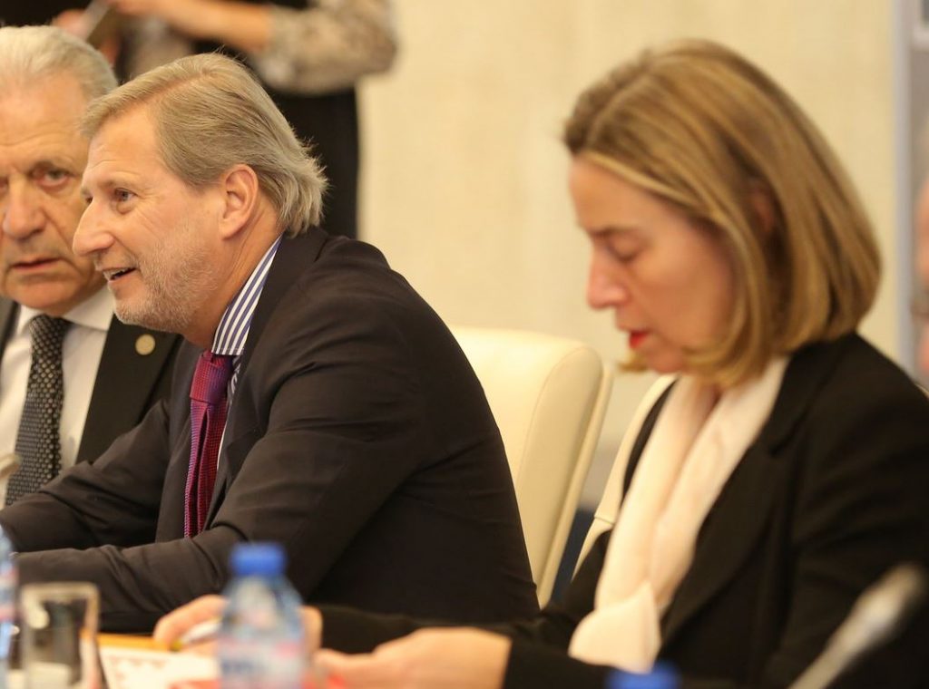 Mogherini and Hahn congratulate Zaev and Tsipras on reaching Name deal