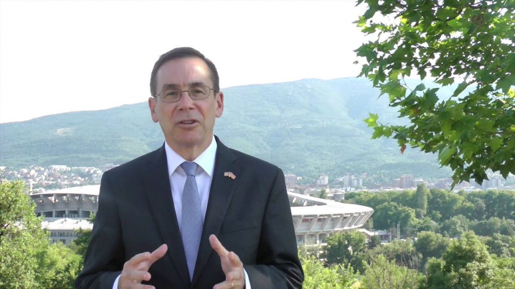 Baily: Decisions on Name Deal in Competence of Macedonia and Greece