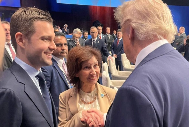 Siljanovska Davkova Says She had Brief Meeting with U.S. Counterpart in Hague