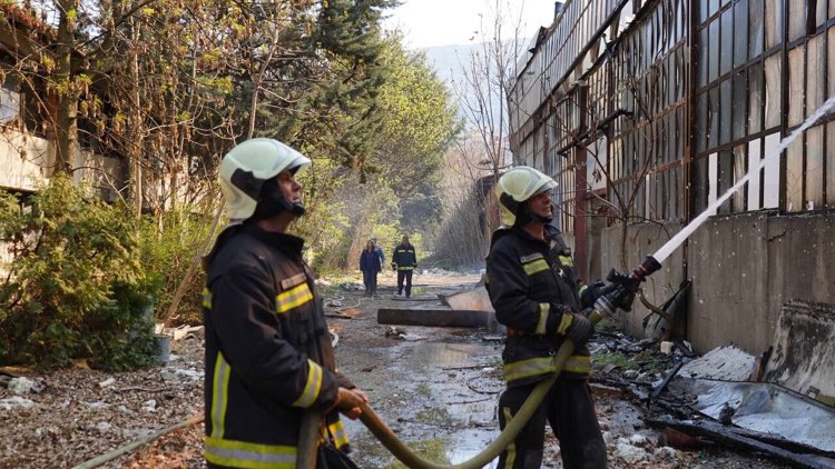 400 Persons to Be Temporarily Employed to Deal with Wildfires