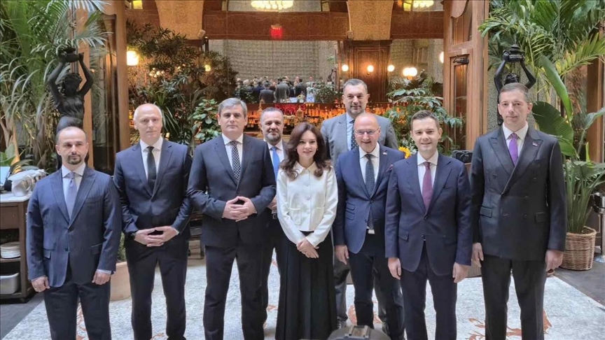 Mucunski Attends Observance of Religious Holiday at Church in New York