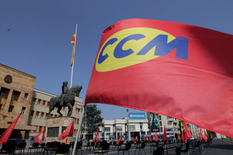 Trade Union Federation Submits Initiative to Reduce Salaries of Officials