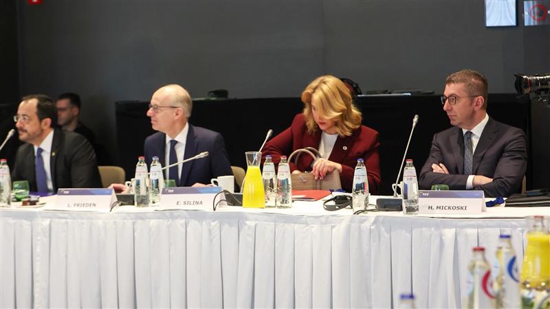 Mickoski Visiting Brussels