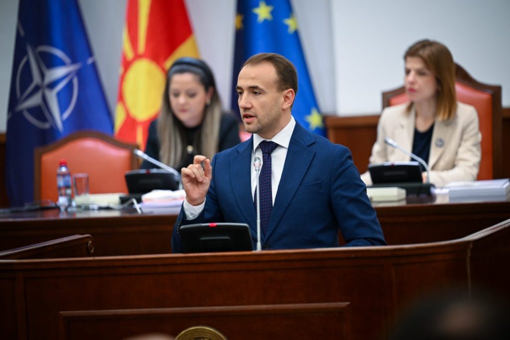 Legal Changes Reducing Salaries of Officials Passed