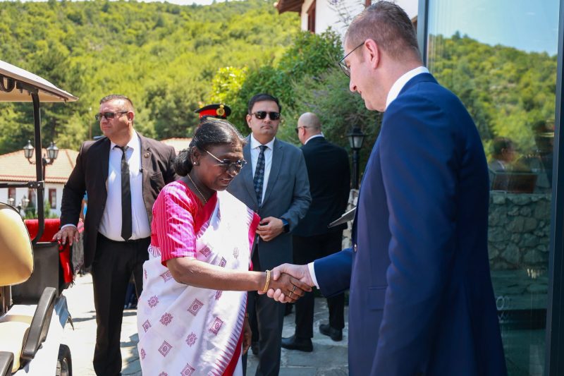 PM Mickoski Has Working Lunch with Indian President Murmu
