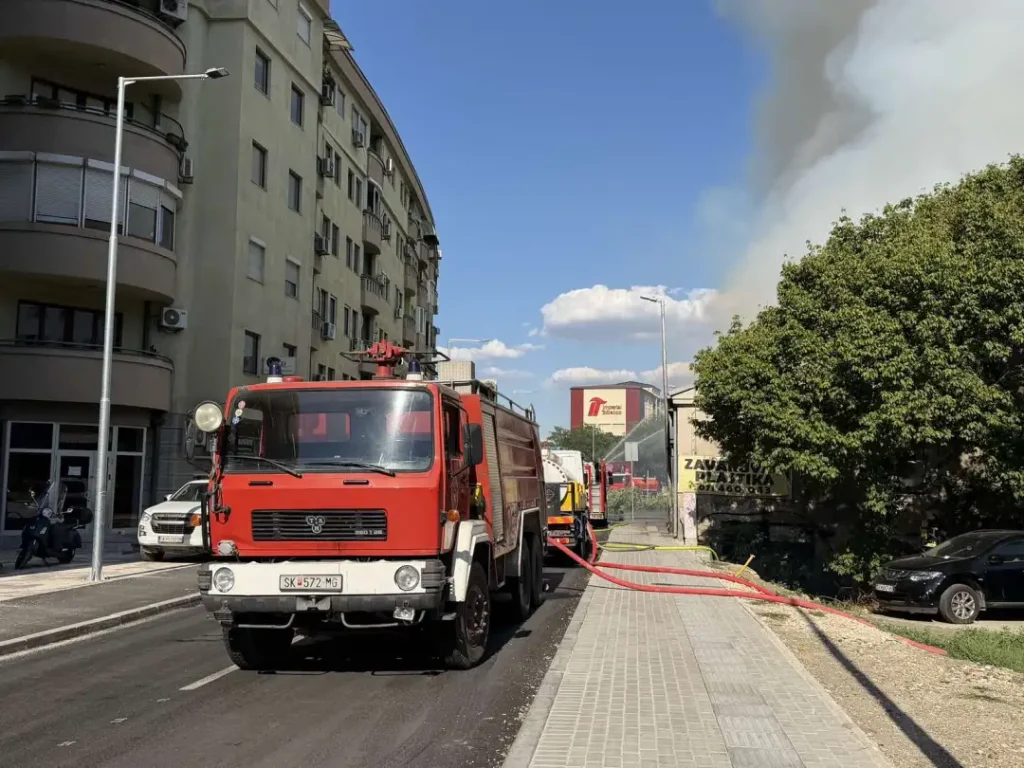 Fire at Kisela Voda Warehouse Contained, Firefighter Injured