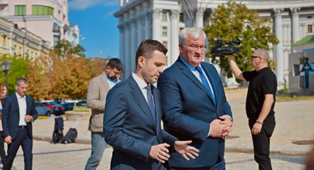 Foreign Minister Mucunski Pays Official Visit to Ukraine