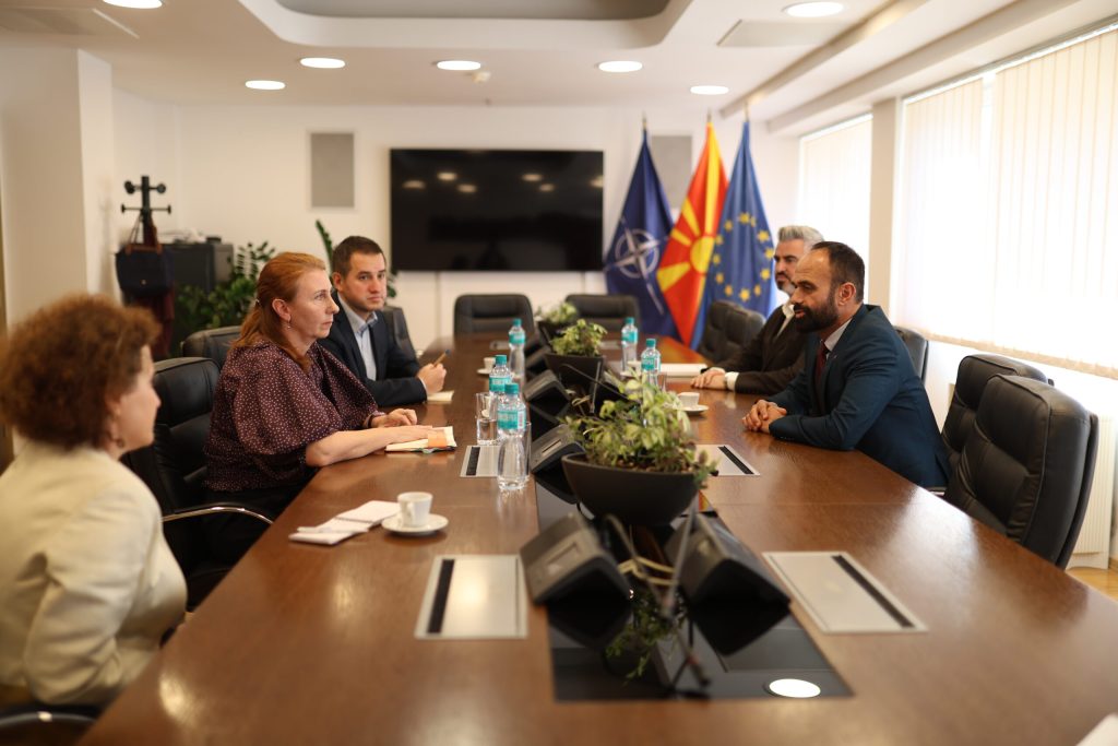 Minister Shasivari Meets IFES Country Director Cosma